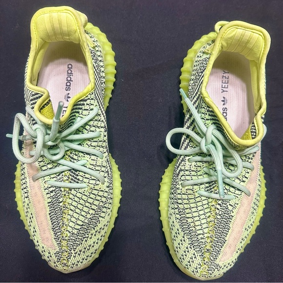 YEEZY Boost 350 - Picture 5 of 8